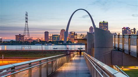 st louis to delhi